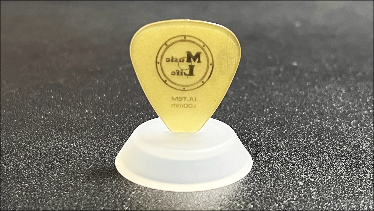 ピックの飾るオススメ方法。ギターピックをカッコよくキレイに飾るピックディスプレイを徹底解説【ピックスタンド】 | のりべや