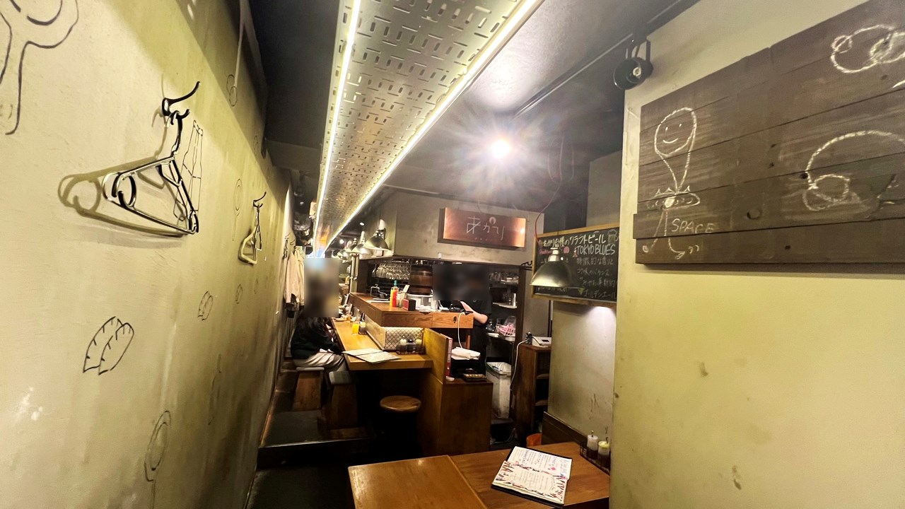 「東京餃子 あかり 飯田橋」はお店が狭い、案内されたテーブルの位置が良くない【不満度:★☆☆☆☆】
