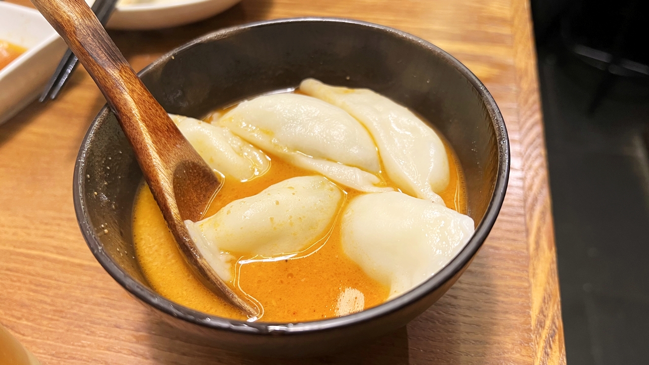 「東京餃子 あかり 飯田橋」の食べ放題は食事の提供があまりにも遅すぎる【不満度:★★★★★】