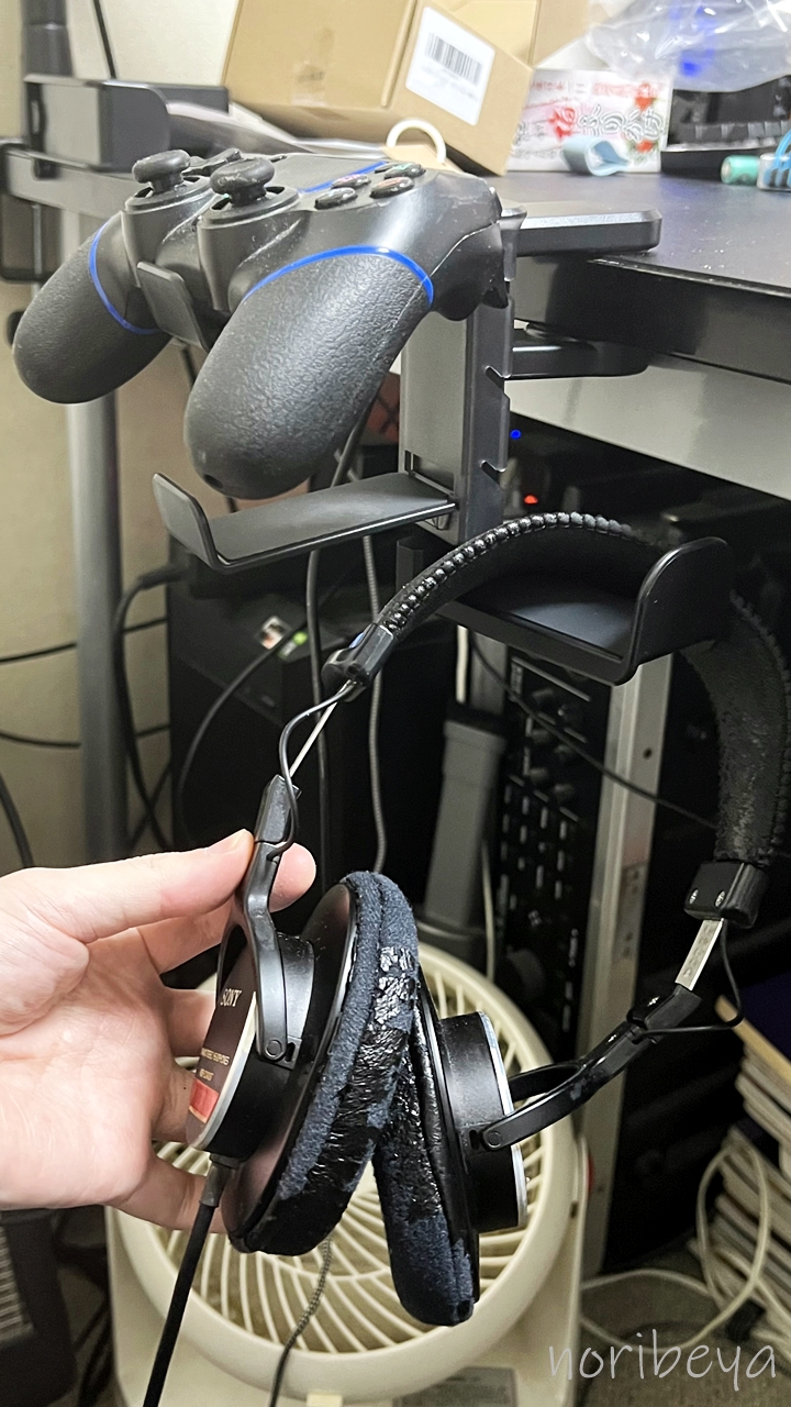 川の信芸 コントローラー/ヘッドホン スタンドを机に挟んで使ってみます。使用感のレビュー【レビュー･ゲーム・配信】