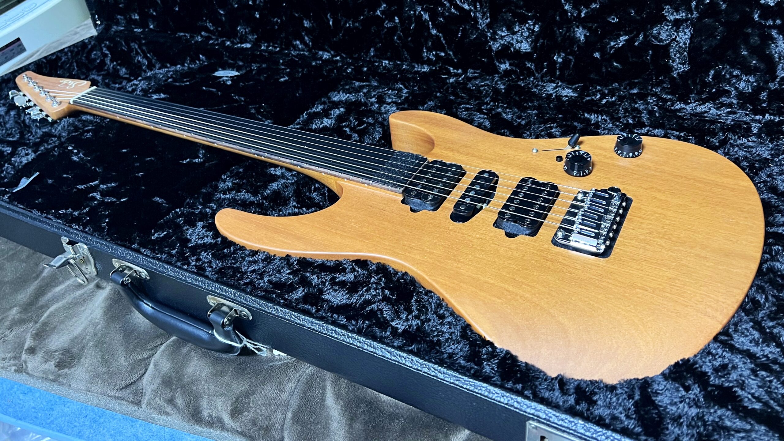 Guthrie Govan Suhr Modern Set Neck electric guitar シグネチャーギター 新品 サー時代のガスリーゴーヴァン オリジナルモデル