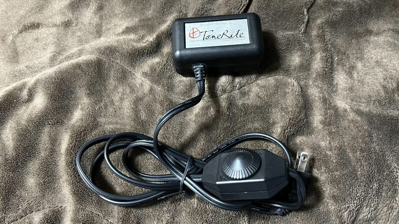 ギターの鳴りを増やす「ToneRite 3G」の使い方 エレキギター・アコギも鳴りが良くなる!